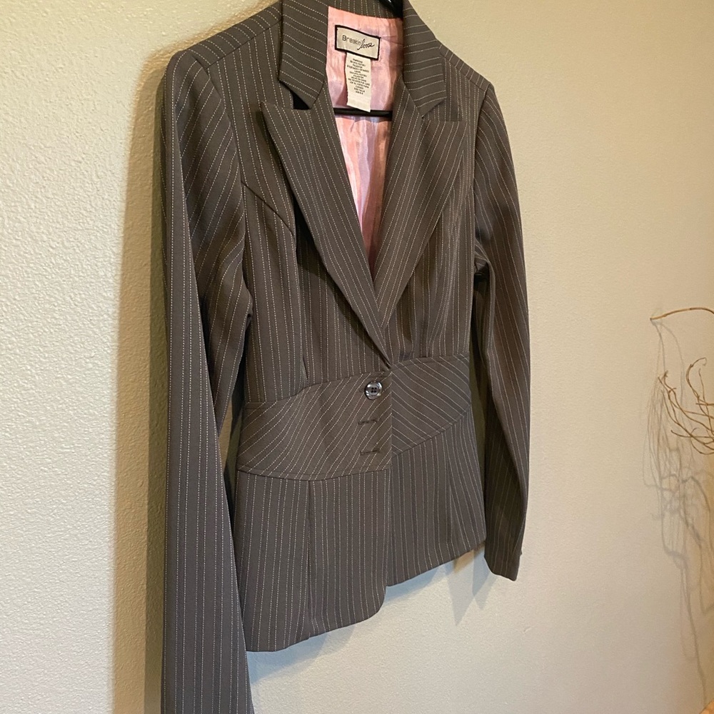 Woman’s classic suit top